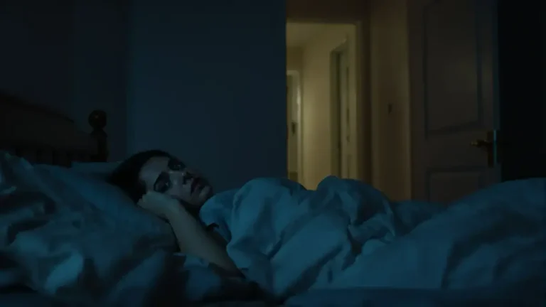 מומחים קובעים ששינה עם דלת סגורה אינה מעידה רק על תכונת אופי אלא עלולה גם להגביר חרדה ולהפריע לשינה